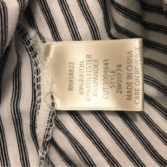 Max Studio Side Tie Crinkle Knit Striped Top White Black Size 1X Sleeveless - Picture 6 of 6